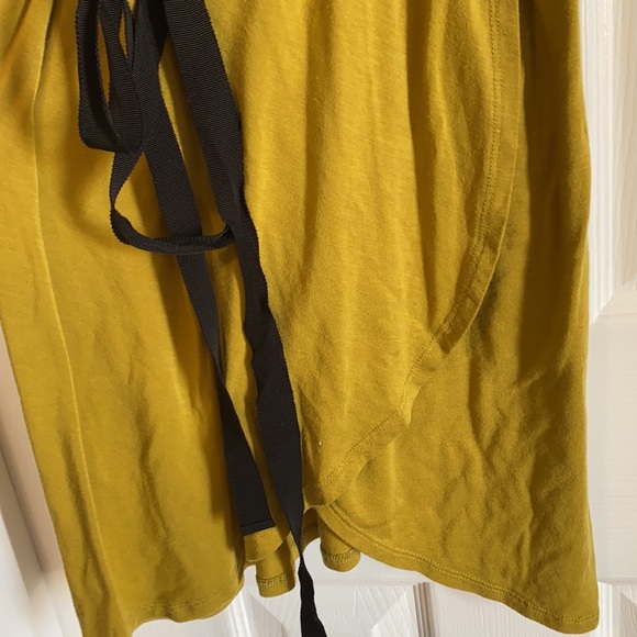 Mustard dress - Picture 2 of 4